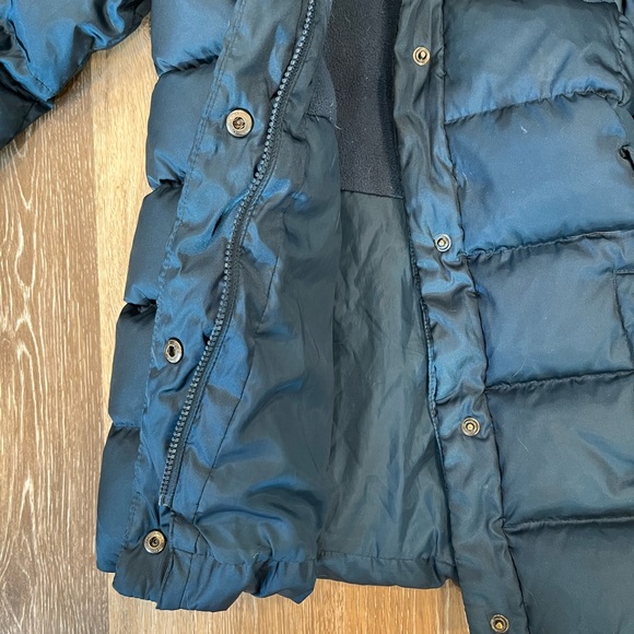 Gap puffer jacket. Girls size Medium(8-10) - Picture 2 of 7